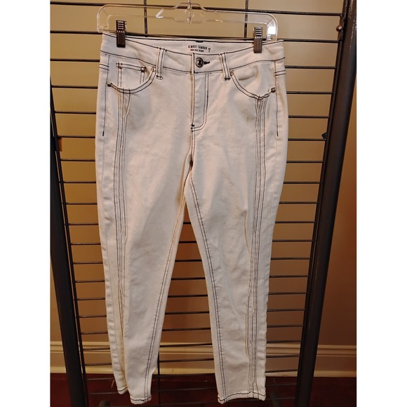 Almost Famous Denim - Almost Famous White High Rise Skinny Jeans Black Contrast Stitch Size 5
